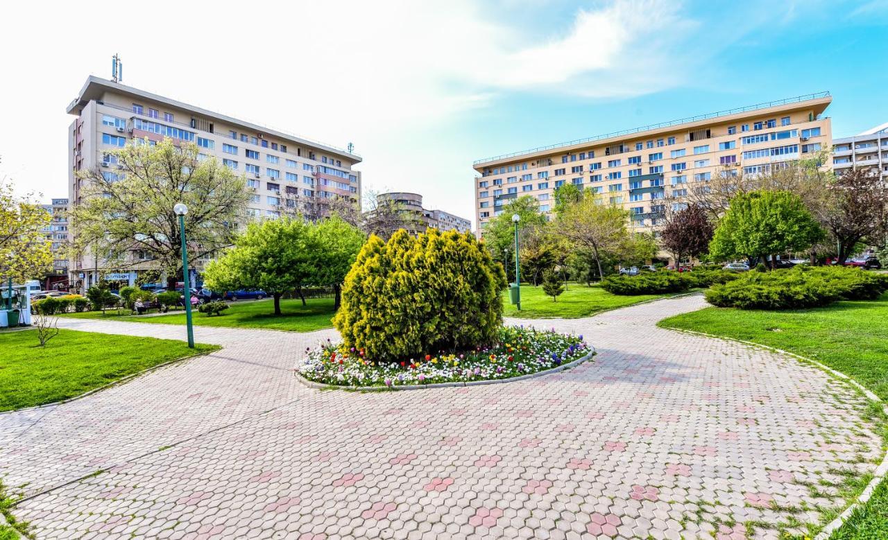 Apartment The - *