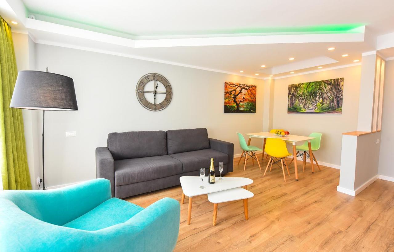 Apartment The - *